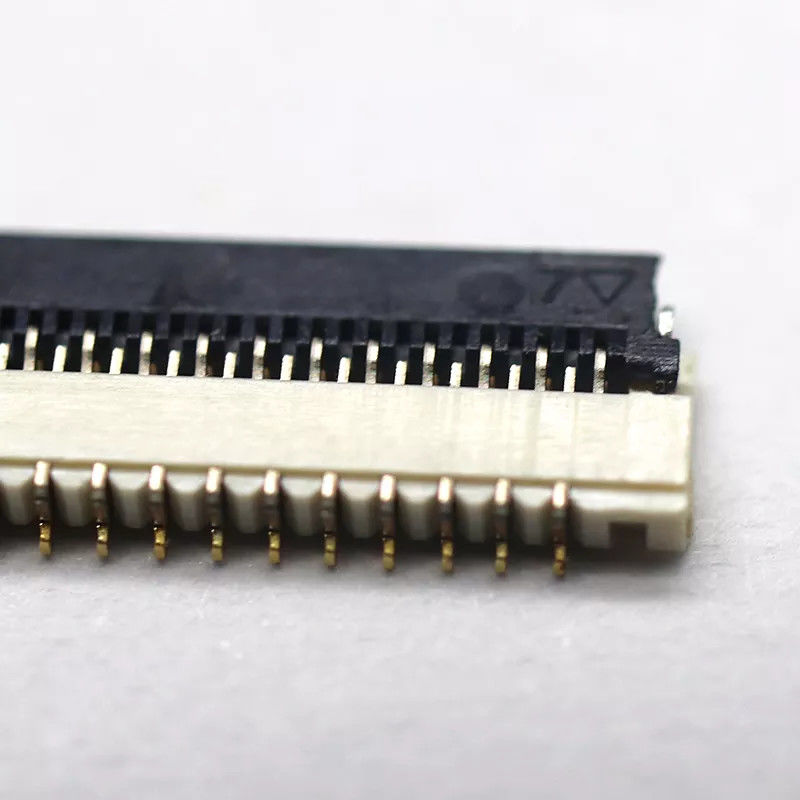 ইলেকট্রনিক ব্যবধান 0.3mm উচ্চতা 1.0mm PCB সংযোগকারী 13-71pin নীচের যোগাযোগ